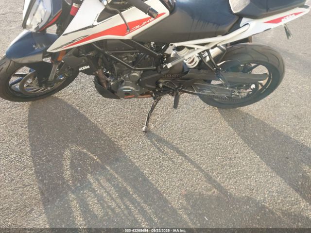 2022 KTM 390 MD2JPJ405NC236806 Photo 8