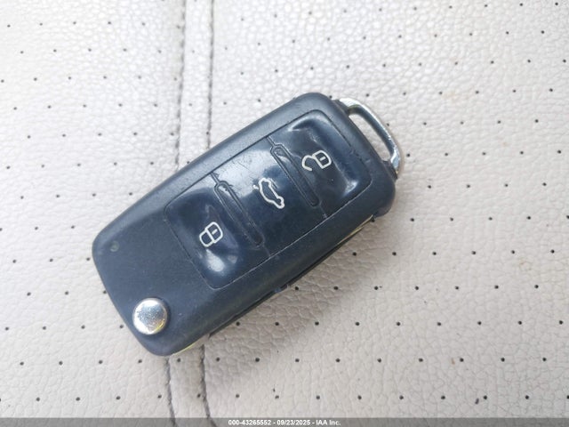 1VWBT7A3XGC061234 Volkswagen Passat
