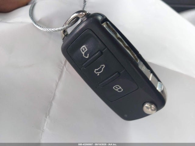 3VW637AJ5EM210631 Volkswagen Jetta