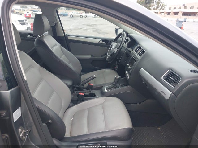 3VW637AJ5EM210631 Volkswagen Jetta