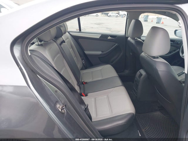 3VW637AJ5EM210631 Volkswagen Jetta
