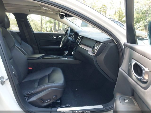 2021 VOLVO S60 7JR102TZ7MG118085 Photo 4