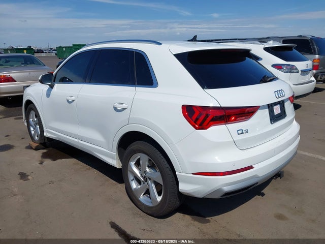2022 AUDI Q3 WA1BUCF36N1115035 Photo 2