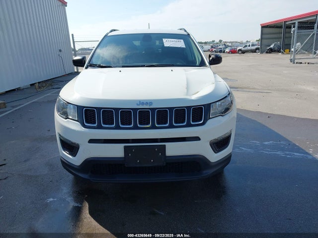 Jeep 2017 2017 3C4NJCAB0HT668514 Image 12