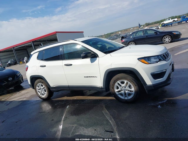 Jeep 2017 2017 3C4NJCAB0HT668514 Image 13
