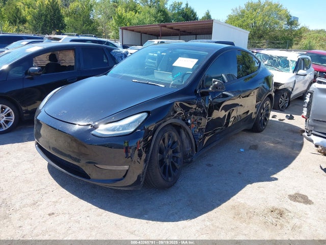 2021 TESLA MODEL Y 5YJYGDEE2MF154145 Photo 1