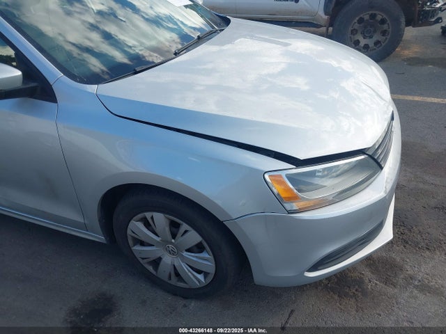 3VWD07AJ6EM275715 Volkswagen Jetta 1.8t Se