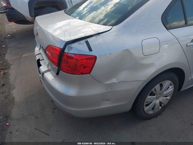 3VWD07AJ6EM275715 Volkswagen Jetta 1.8t Se