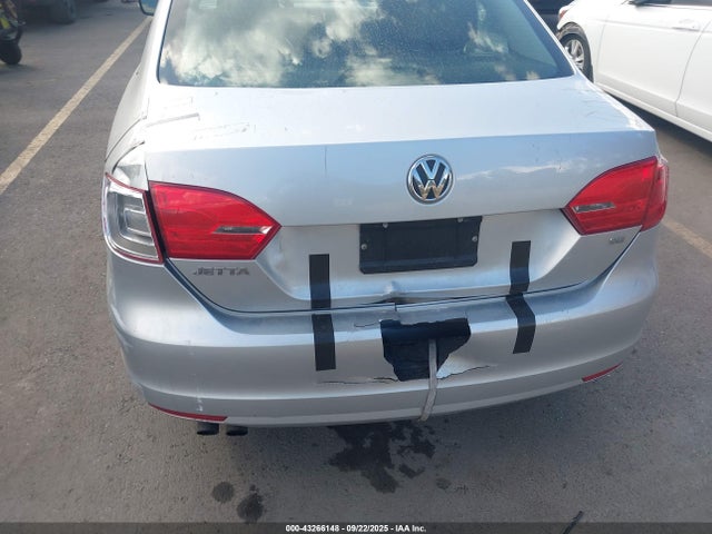 3VWD07AJ6EM275715 Volkswagen Jetta 1.8t Se