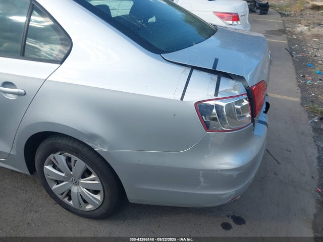 3VWD07AJ6EM275715 Volkswagen Jetta 1.8t Se