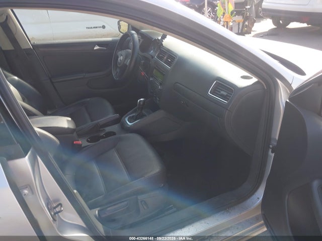 3VWD07AJ6EM275715 Volkswagen Jetta 1.8t Se