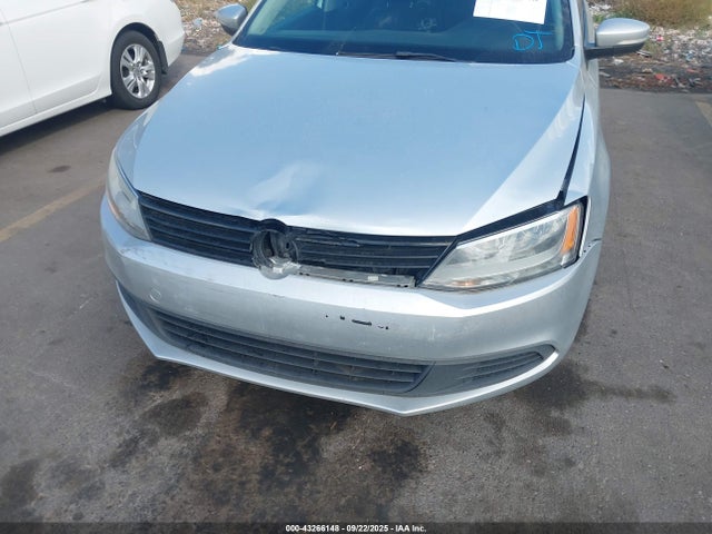 3VWD07AJ6EM275715 Volkswagen Jetta 1.8t Se