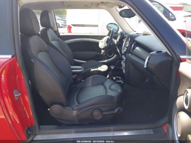 2010 MINI COOPER S CLUBMAN WMWMM3C56ATP76130 Photo 4