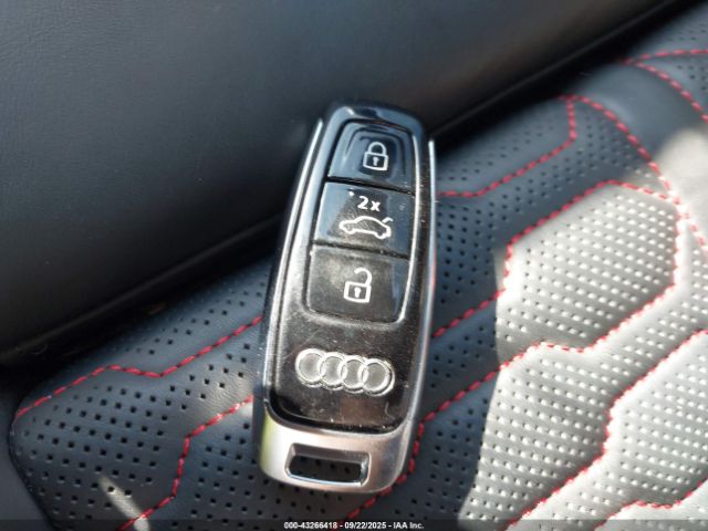 2023 AUDI RS 7 SPORTBACK WUAPCBF27PN906575 Photo 10