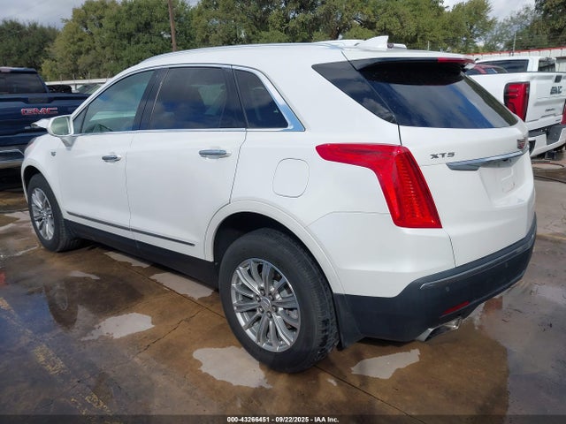 2017 CADILLAC XT5 1GYKNBRS2HZ109281 Photo 2