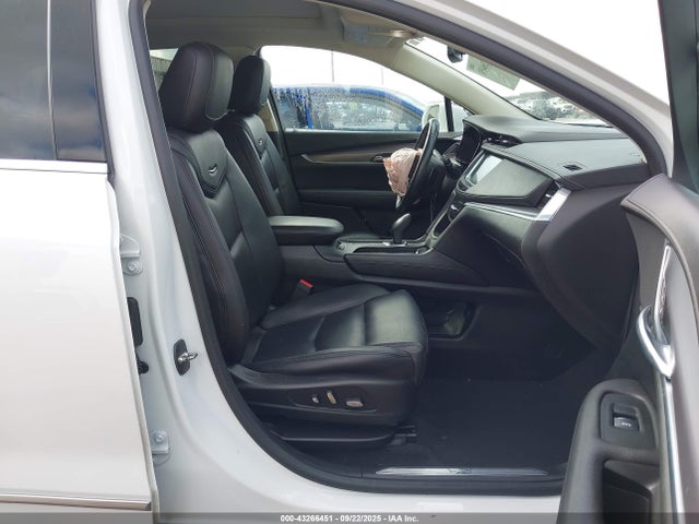 2017 CADILLAC XT5 1GYKNBRS2HZ109281 Photo 4