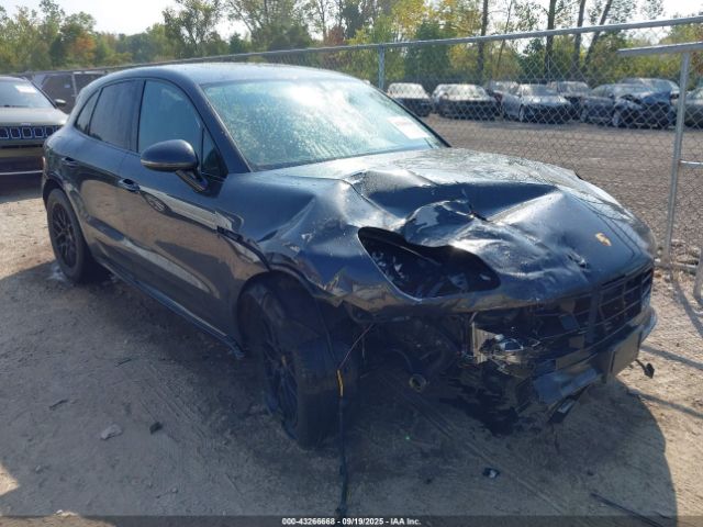 2017 PORSCHE MACAN WP1AG2A57HLB51982 Photo 0