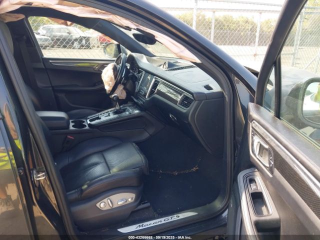 2017 PORSCHE MACAN WP1AG2A57HLB51982 Photo 4