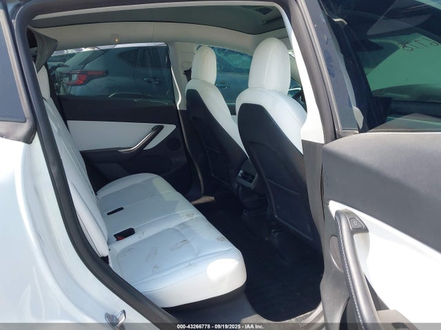 2022 TESLA MODEL Y 7SAYGDEF0NF375269 Photo 7