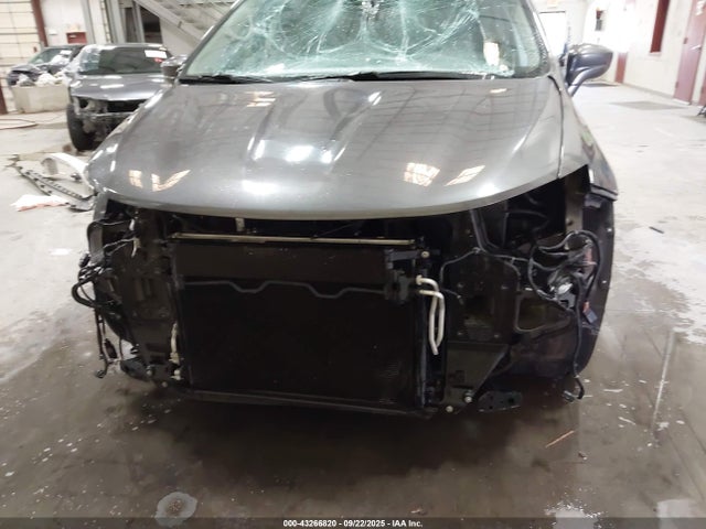 2C4RC1BG5JR185801 Chrysler 2018