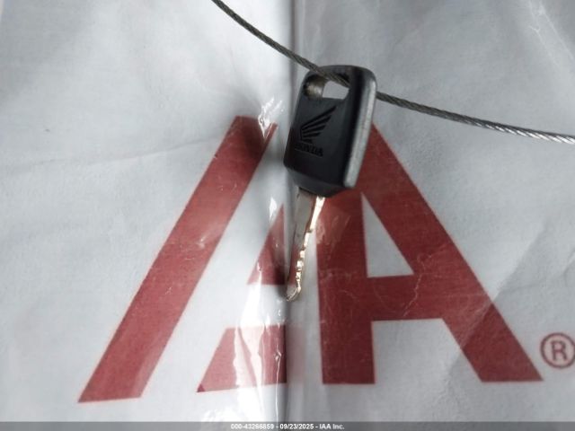 2005 HONDA VT750 JH2RC500X5M102294 Photo 10