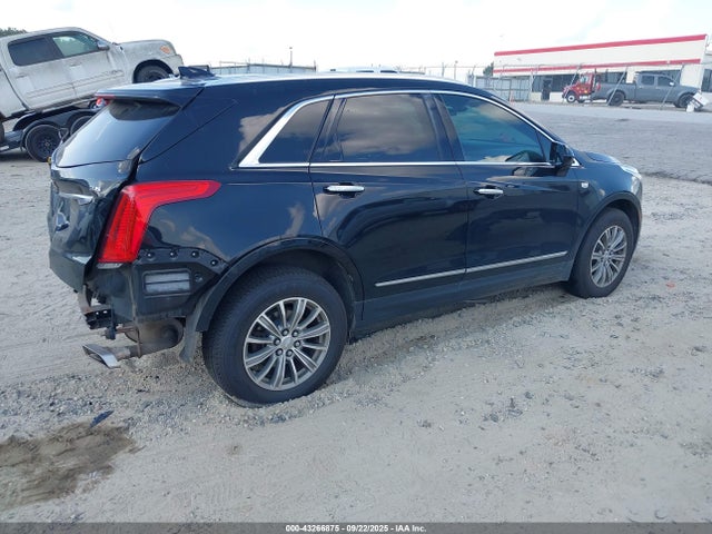 2017 CADILLAC XT5 1GYKNDRS6HZ181175 Photo 3