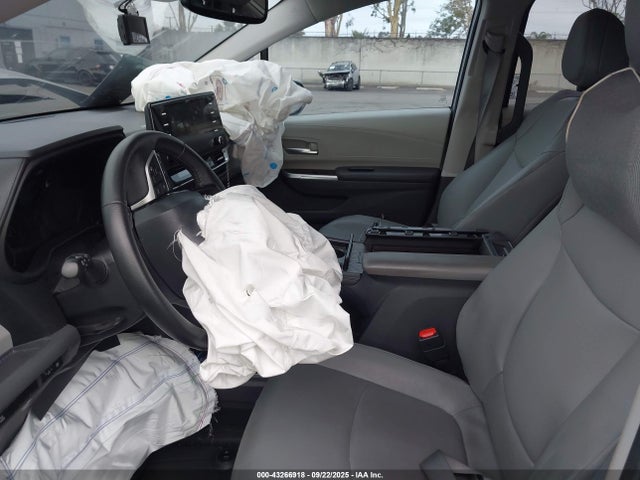 5TDJRKEC3PS177853 Toyota SIENNA XLE