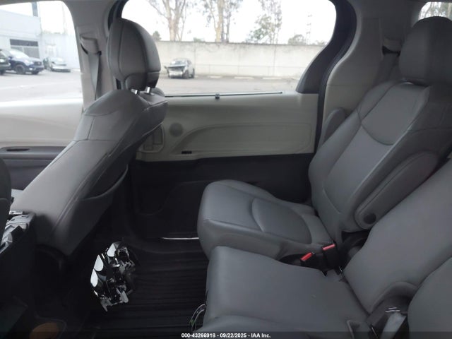 5TDJRKEC3PS177853 Toyota SIENNA XLE