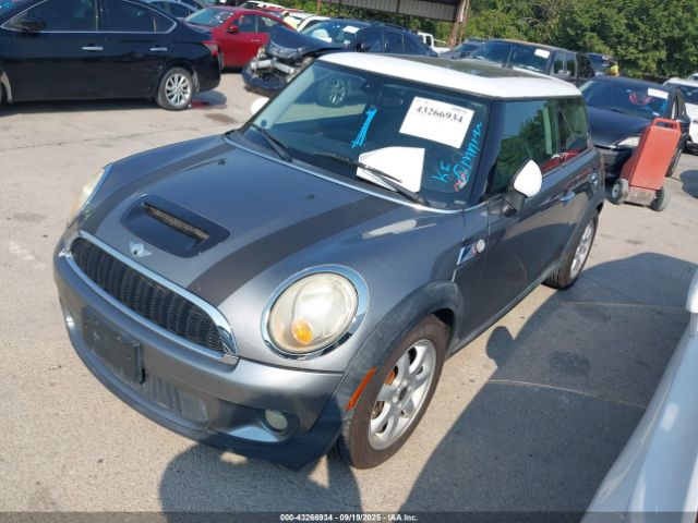 2009 MINI COOPER S WMWMF73529TW86213 Photo 1
