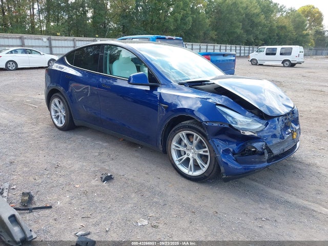 2021 TESLA MODEL Y 5YJYGDEEXMF303644 Photo 0