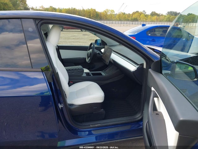 2021 TESLA MODEL Y 5YJYGDEEXMF303644 Photo 4