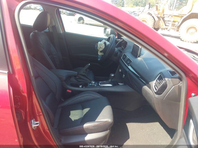 3MZBM1W77FM127161 Mazda pe