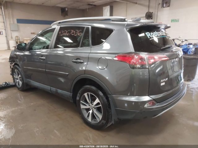 2018 TOYOTA RAV4 2T3RFREV7JW766433 Photo 2