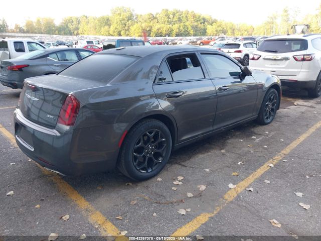 2019 CHRYSLER 300 2C3CCAGG5KH561486 Photo 3