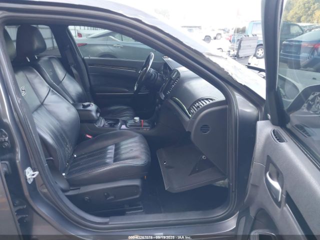 2019 CHRYSLER 300 2C3CCAGG5KH561486 Photo 4