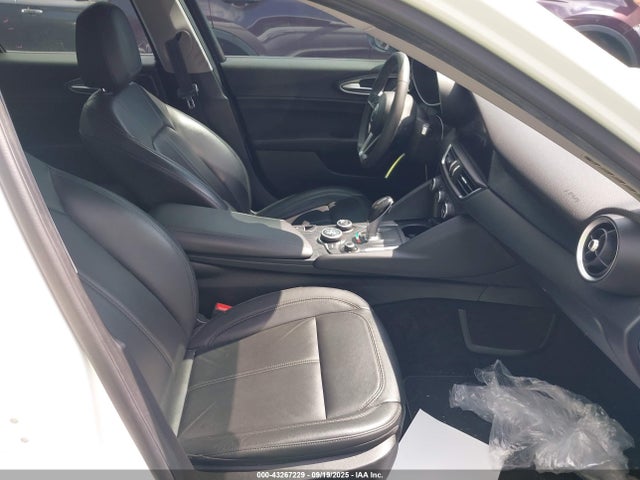 ZARFAMAN9K7598291 Alfa Romeo giulia (952)
