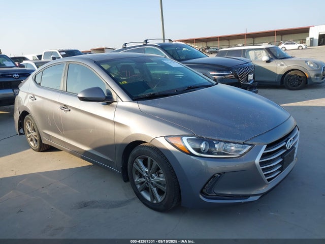 2018 5NPD84LF8JH344729 main image