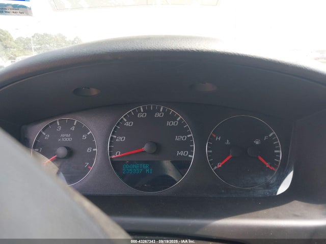 2G1WB5E38F1109090 Chevrolet lfx