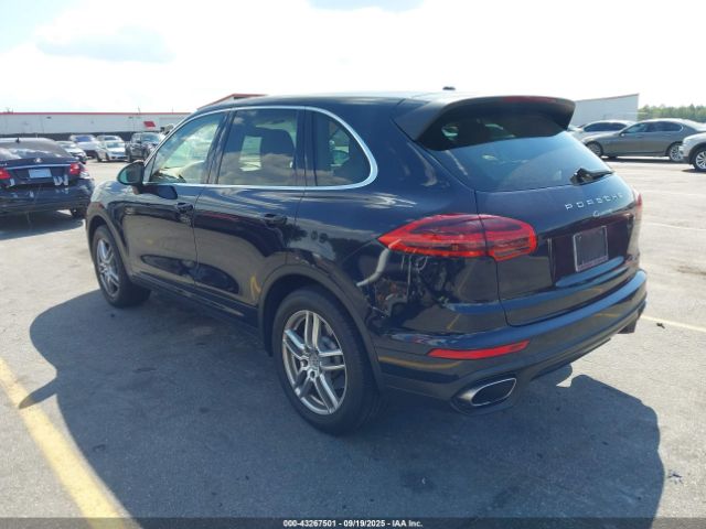 2016 PORSCHE CAYENNE WP1AA2A2XGLA00611 Photo 2