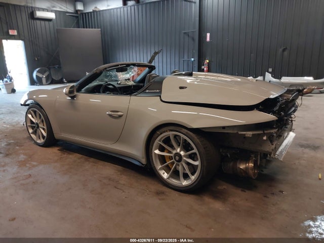 2019 PORSCHE 911 WP0CF2A9XKS172337 Photo 2