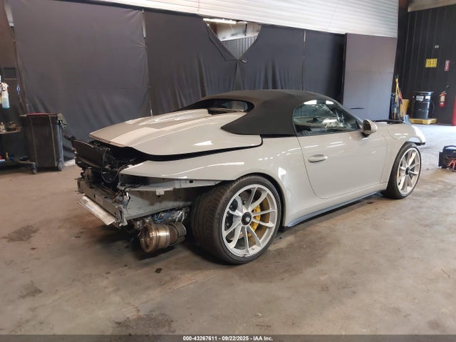 2019 PORSCHE 911 WP0CF2A9XKS172337 Photo 3