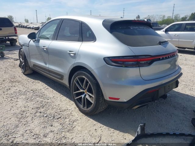 2023 PORSCHE MACAN WP1AA2A51PLB21697 Photo 2