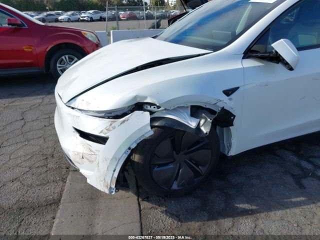 2026 TESLA MODEL Y 7SAYGDED7TF446169 Photo 5