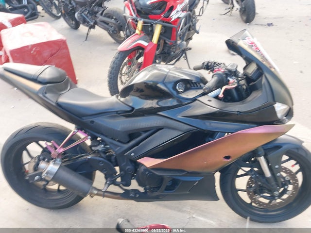 MH3RH18Y4MK007920 Yamaha 2021