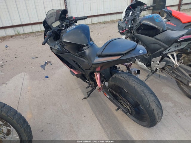 MH3RH18Y4MK007920 Yamaha 2021