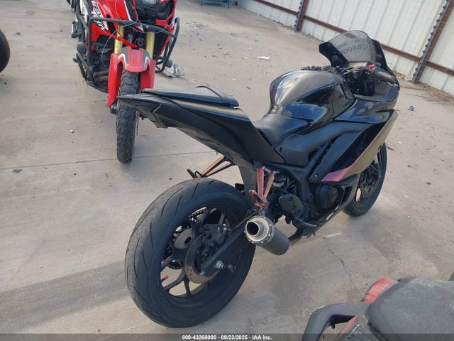 MH3RH18Y4MK007920 Yamaha 2021