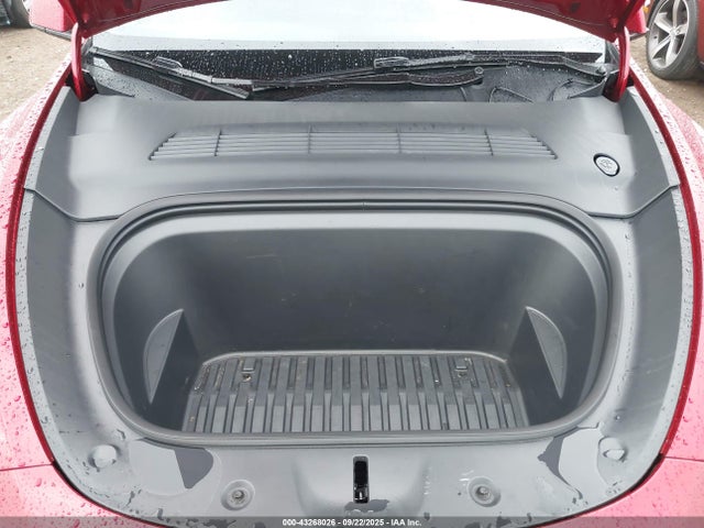 2024 TESLA MODEL Y 7SAYGDEEXRA223168 Photo 9