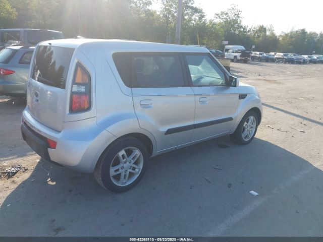 2010 KIA SOUL KNDJT2A27A7068232 Photo 3