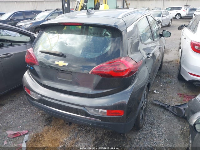 1G1FX6S04J4113913 Chevrolet 2018