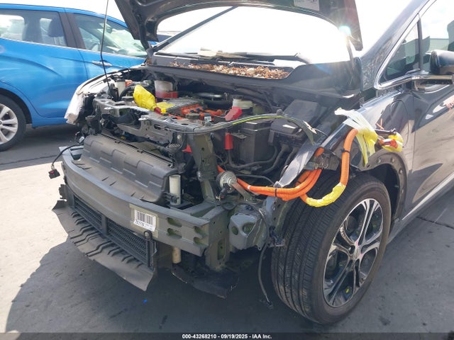 1G1FX6S04J4113913 Chevrolet 2018